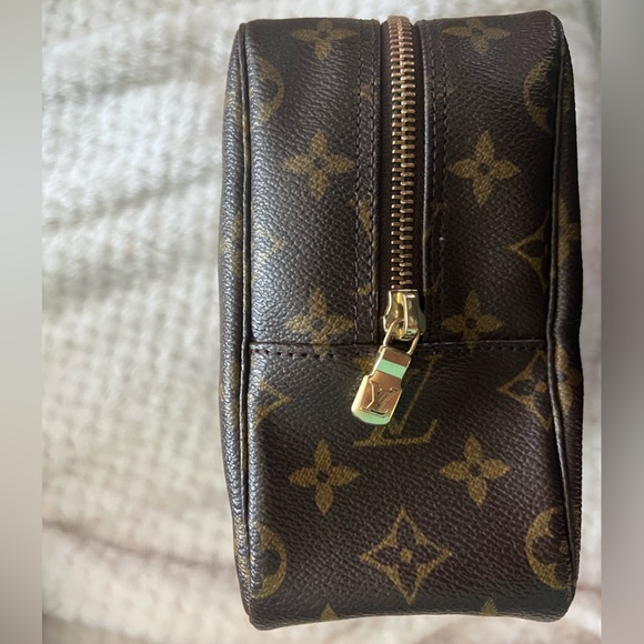 Pre-Loved Louis Vuitton Monogram Trousse Toilette 28 COSMETIC POUCH BAG - Picture 5 of 10
